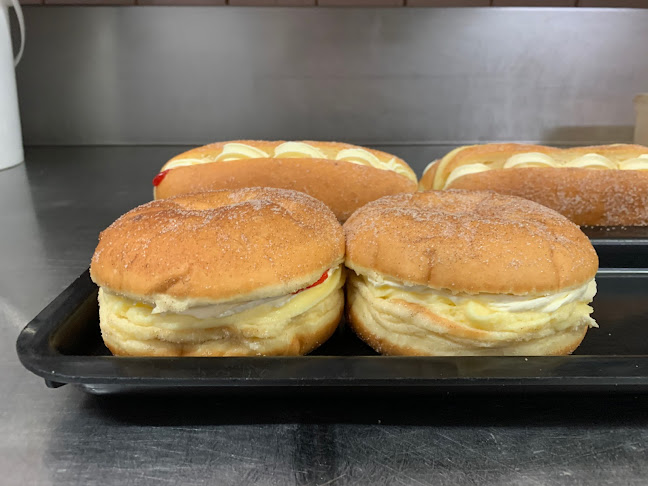 Lee's Cakes & Pastries Bakery Palm Beach - Palm Beach