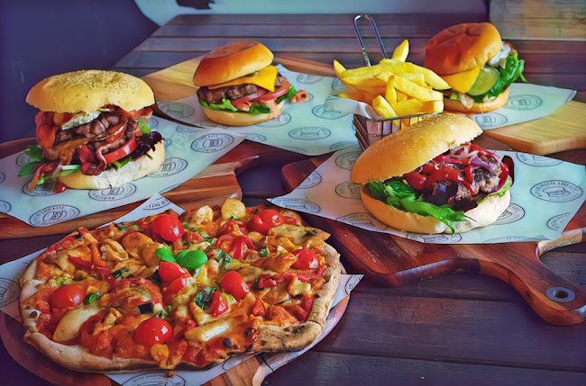 Opinii despre Burger With The Lot în Amaroo - Hospitality and gastronomy