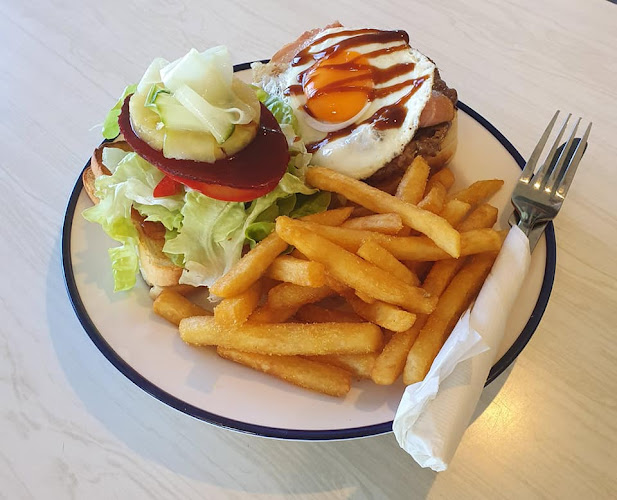 Roy's Fish and Chips Take Away Café & Sri Lankan Cuisine - Hospitality and gastronomy