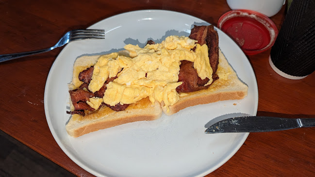 Three Sista's Cafe - Hospitality and gastronomy