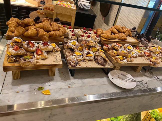 7 Staghorn Ave, Surfers Paradise QLD 4217