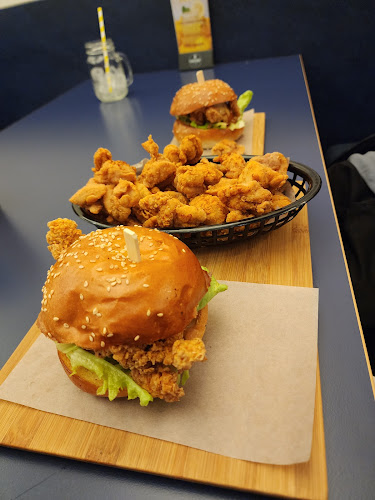 L'Burger Casual Restaurant - Hawthorn