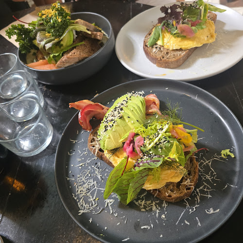 Earth Walker & Co General Store & Cafe - Hospitality and gastronomy