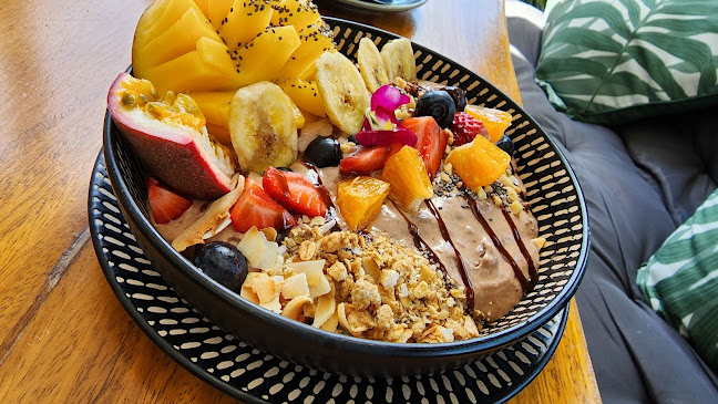 2/2 Sunlight Dr, Burleigh Waters QLD 4220