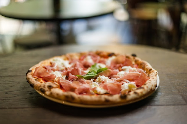 Opinii despre Soho Restaurant and Bar în Southbank - Hospitality and gastronomy