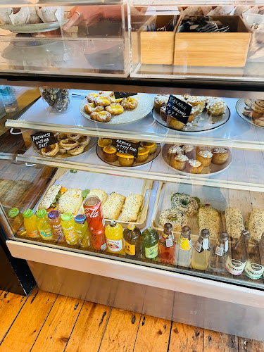 Comentarii opinii despre Bank St + Co