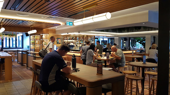 Mermaid Beach Tavern - Hospitality and gastronomy