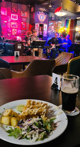 Comentarii opinii despre Den Devine Restaurant & Music Hall