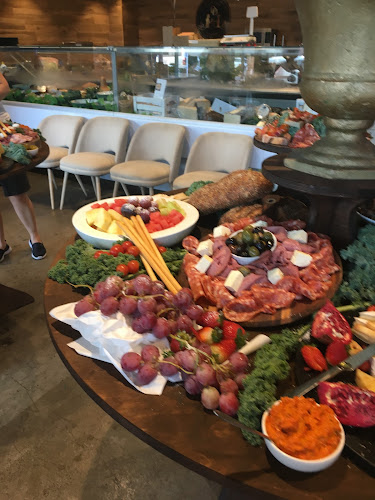 Comentarii opinii despre Deli & Dine