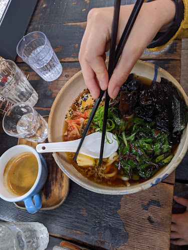 Comentarii opinii despre Peter Rabbit Cafe