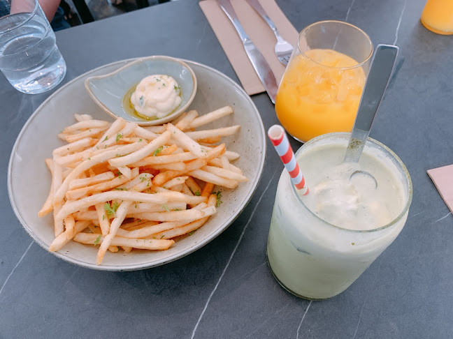 Leisurely coffee - Adelaide