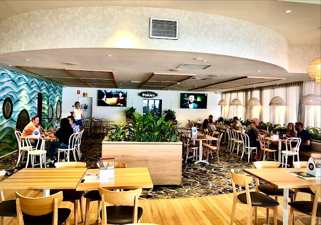 Kawana Waters Hotel - Hospitality and gastronomy