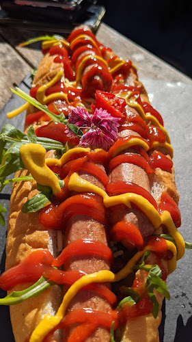 Doko Demo V - Burleigh Waters