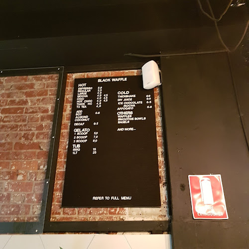 Comentarii opinii despre Black Waffle