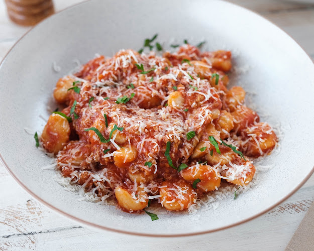 Motza Pizza - Hospitality and gastronomy