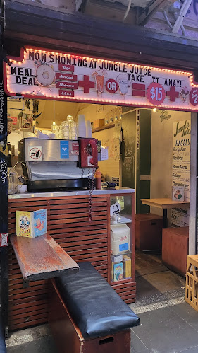 Comentarii opinii despre Jungle Juice Bar