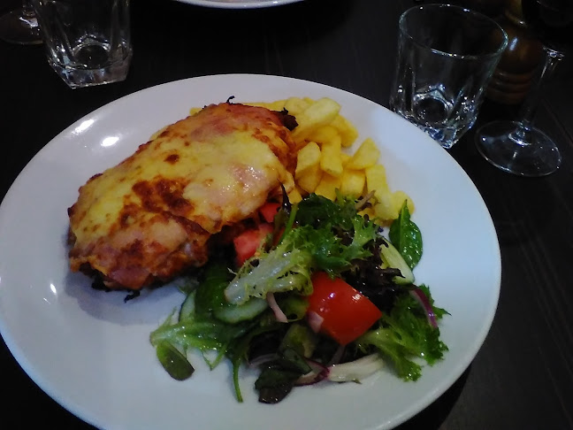 22 Wendouree Parade, Lake Wendouree VIC 3350