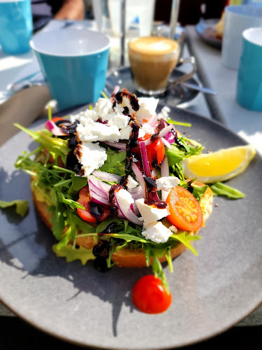 Comentarii opinii despre Inner Light Tea Rooms