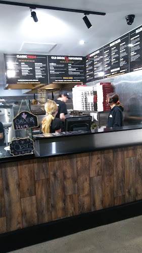 Comentarii opinii despre Rej's Old Skool Pizza