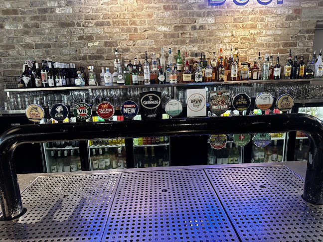 Salamander Shores Hotel, 147 Soldiers Point Rd, Soldiers Point NSW 2317