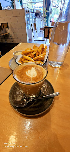 Round Bird Food & Wine Merchants - Lilydale