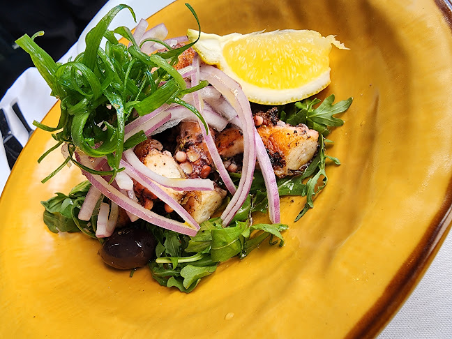 Opinii despre Santorini Restaurant Grill Bar în Newstead - Hospitality and gastronomy