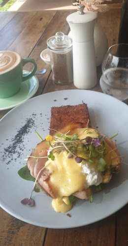 NOA Eat Drink Share - Hospitality and gastronomy