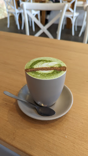 Vanilla Lily - Coolangatta