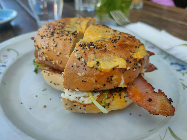 Little Willy's - Hospitality and gastronomy