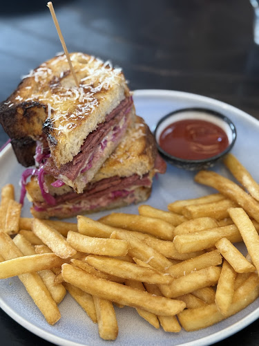 The Lansdowne Cafe - Hospitality and gastronomy