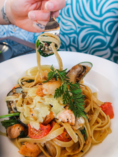 Opinii despre Golden Beach Tavern în Caloundra - Hospitality and gastronomy