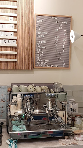 Bottega Gelateria - Hospitality and gastronomy