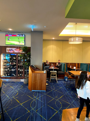 Sarin's Restaurant & Bar/Bistro