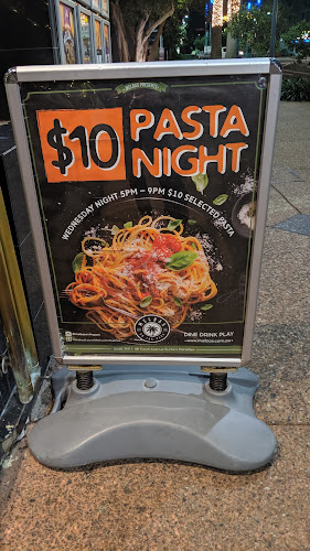 Comentarii opinii despre The Cavill Hotel