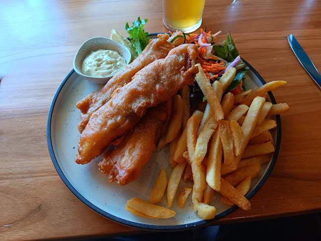 Opinii despre The Club Hotel Gladstone în Gladstone Central - Hospitality and gastronomy