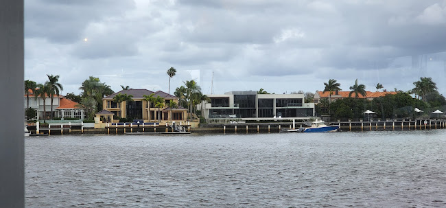 See Restaurant - Hospitality and gastronomy