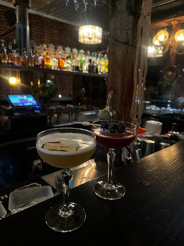 Holy Grail - Hospitality and gastronomy