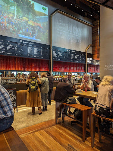 3 Oracle Bvd, Broadbeach QLD 4218