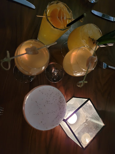 Comentarii opinii despre ESQ Bar + Dining