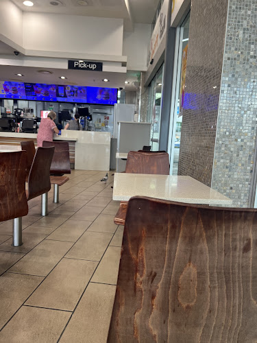 McDonald's Coolangatta II - Hospitality and gastronomy