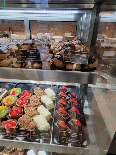 Profiterole Patisserie Mays Hill - Hospitality and gastronomy
