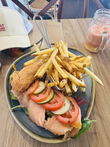 Opinii despre Le Jardin Cafe Restaurant în Main Beach - Hospitality and gastronomy