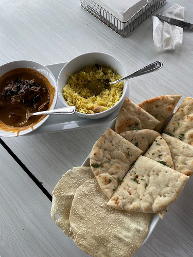 Roy's Fish and Chips Take Away Café & Sri Lankan Cuisine - Hospitality and gastronomy