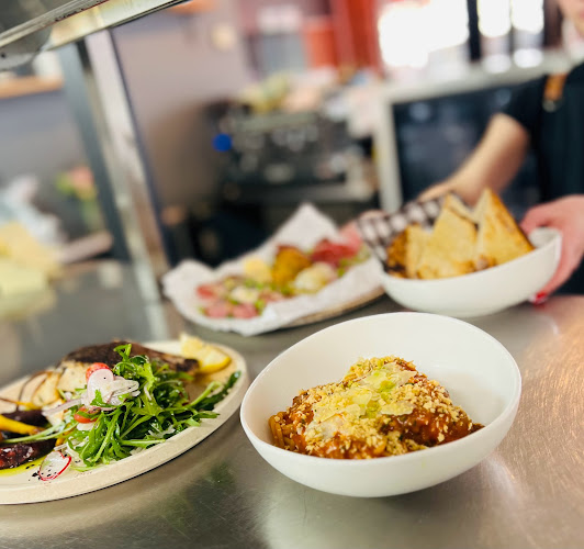 Freda’s Cafe Restaurant Bar