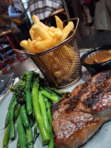 The Grovedale Hotel - Hospitality and gastronomy