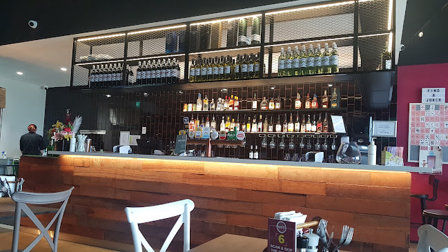 Comentarii opinii despre 4 Mates Jindalee