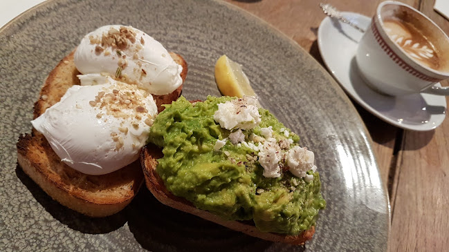 Comentarii opinii despre The Bond Store