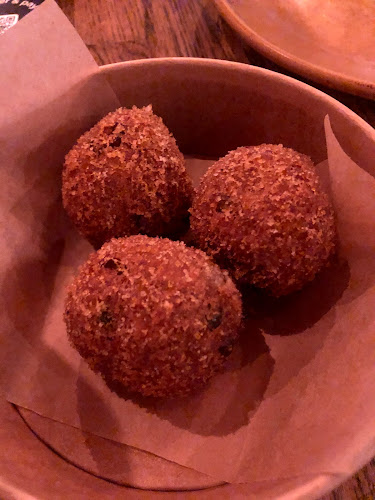 Gigi Pizzeria - Hospitality and gastronomy