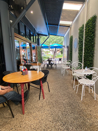 Opinii despre Blah Blah Sandwich Bar în Emerald - Hospitality and gastronomy