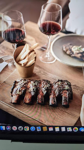 Shop 4/90 Surf Parade, Broadbeach QLD 4218